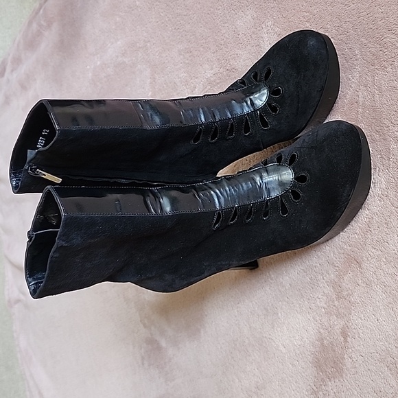 Robert Clergerie Shoes - Robert Clergerie Suede cut out boots